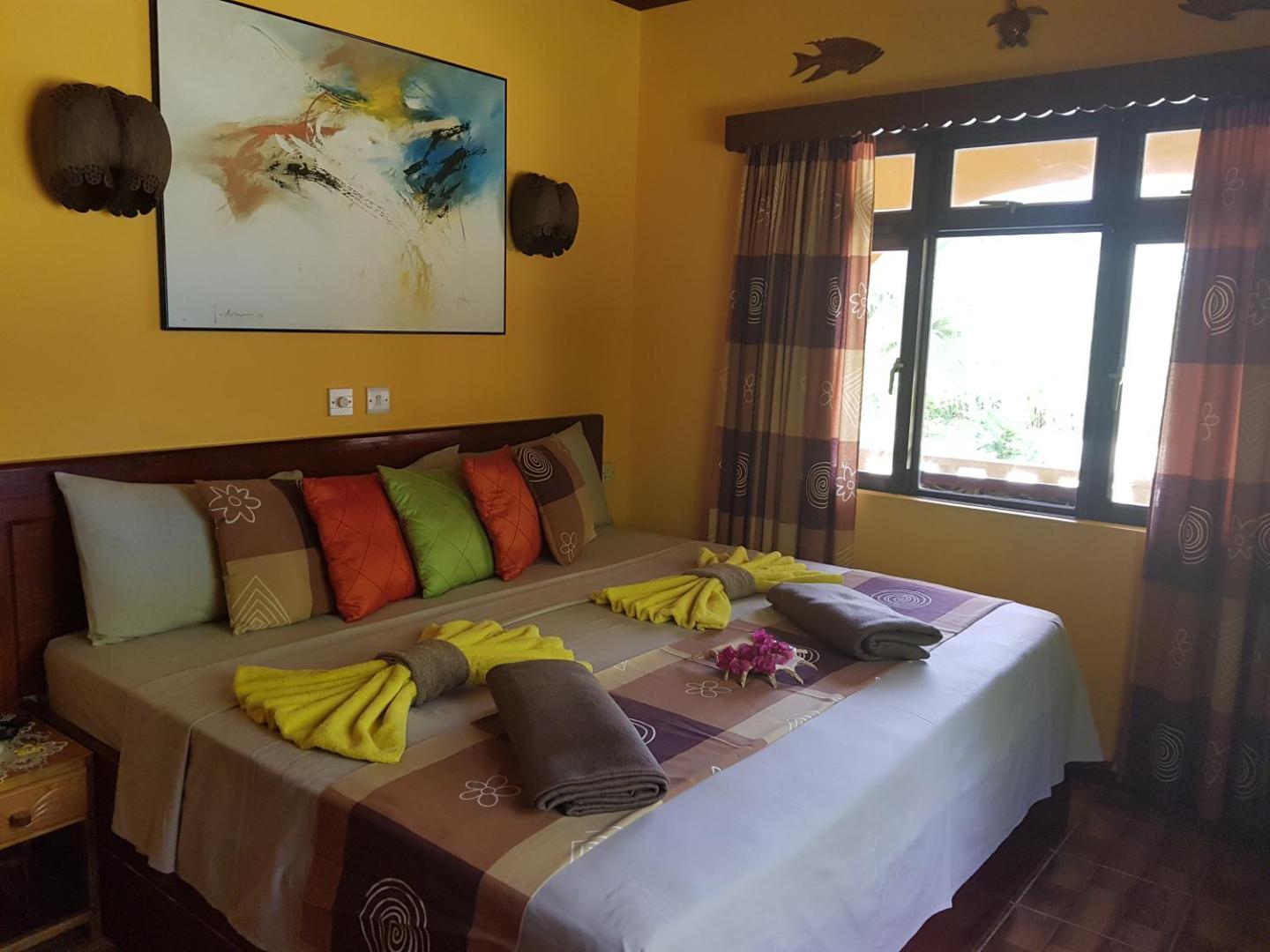 Anse Kerlan Beach Chalets, Anse Kerlan, Seychelles – photo 2